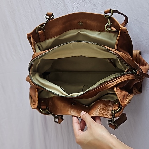 Leather shoulder bag - Picture 9 of 12